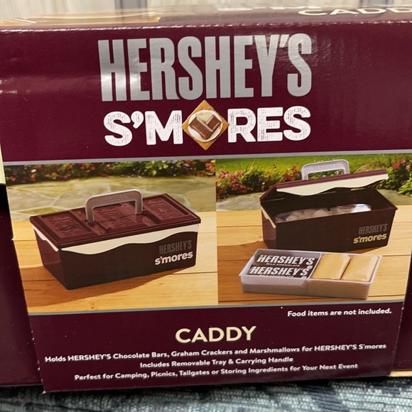 HERSHEY’S S’mores Chocolate Carrying Camping Caddy - Picture 9 of 11